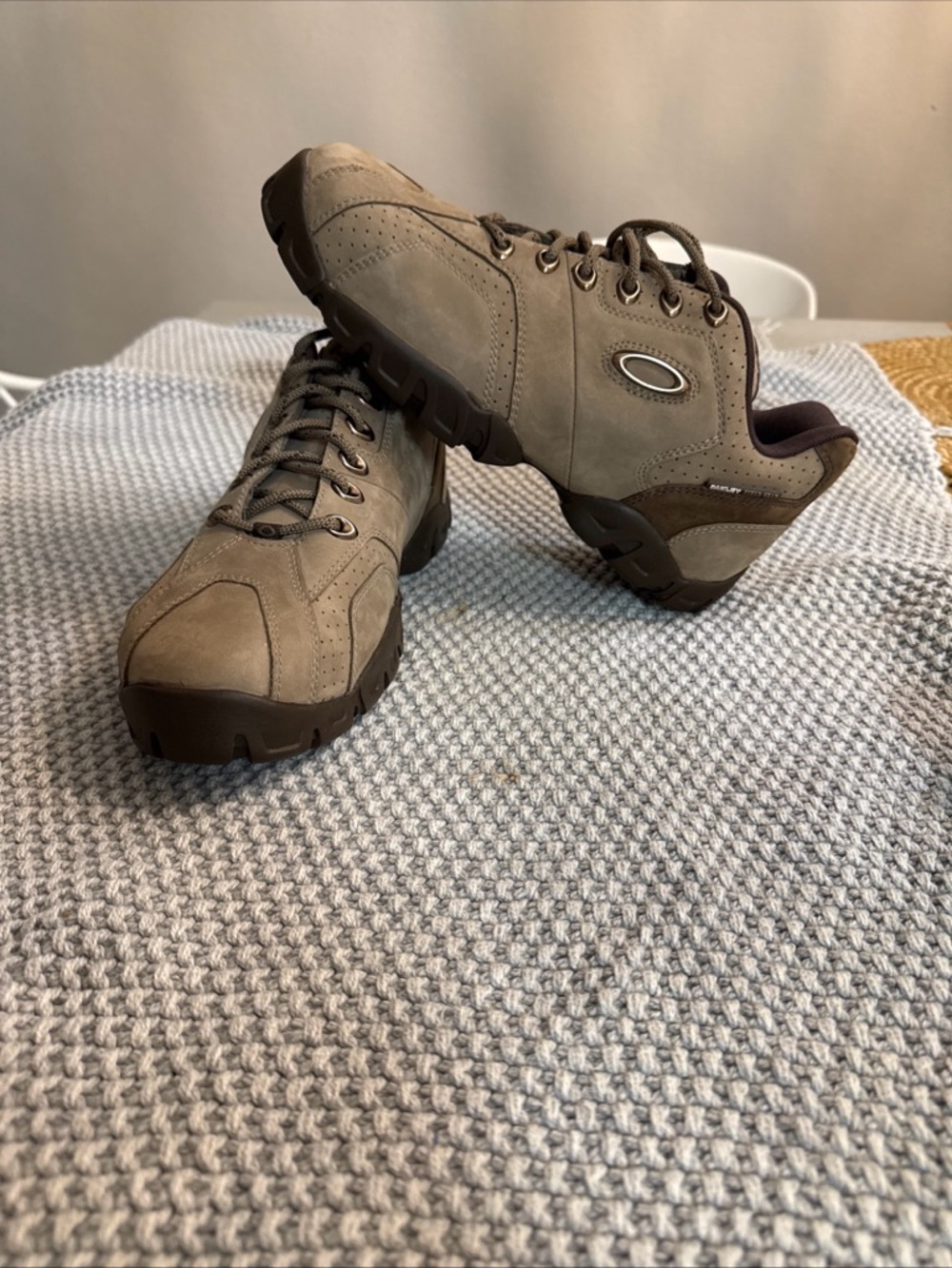 Oakley Men's Taupe and Dark Brown Low-Top Hiking Sneakers